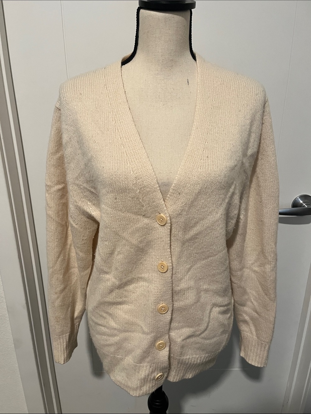 Wilfred 100% Cashmere Classic Cream Button-Up V-Neck Cardigan Sweater Minimalist